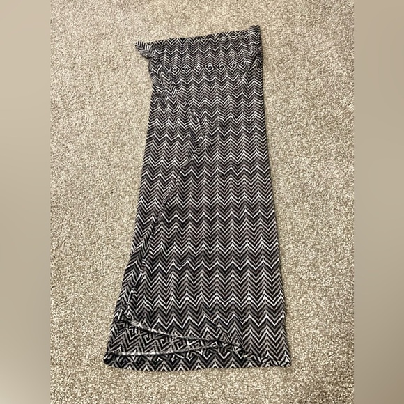 LuLaRoe Monochrome Chevron Midi Skirt - Picture 3 of 4
